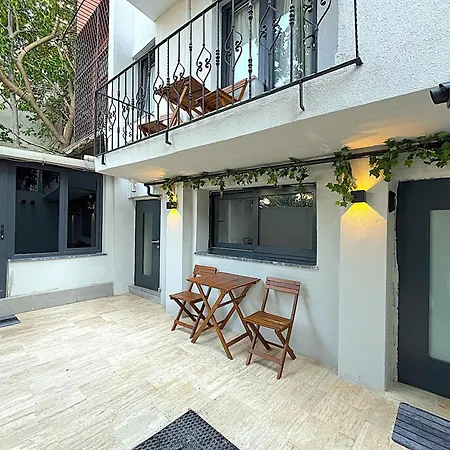 Daire Fantastic With Cozy Backyard In Ortakoy-1 İstanbul